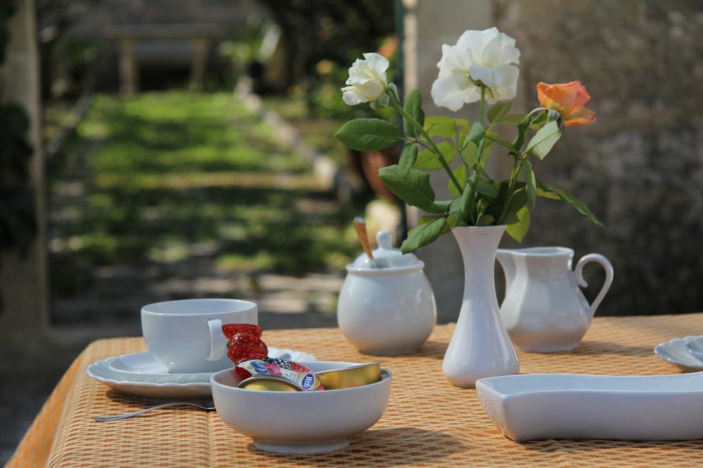 Parco Degli Aranci Acomodação com café da manhã Cutrofiano Exterior foto